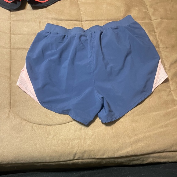 Under armor shorts - Picture 3 of 12